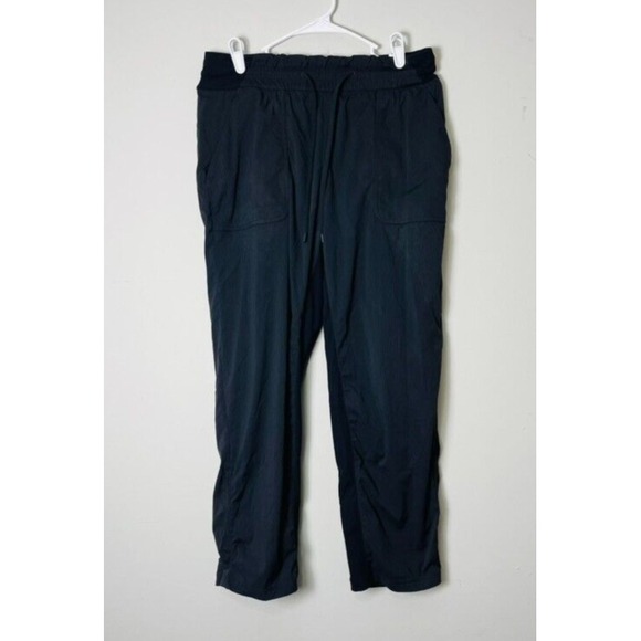 Lululemon Women's Size 8 Black Pants DRAWSTRINGS Athleisure Fit Stretch Outdoors - Picture 1 of 11